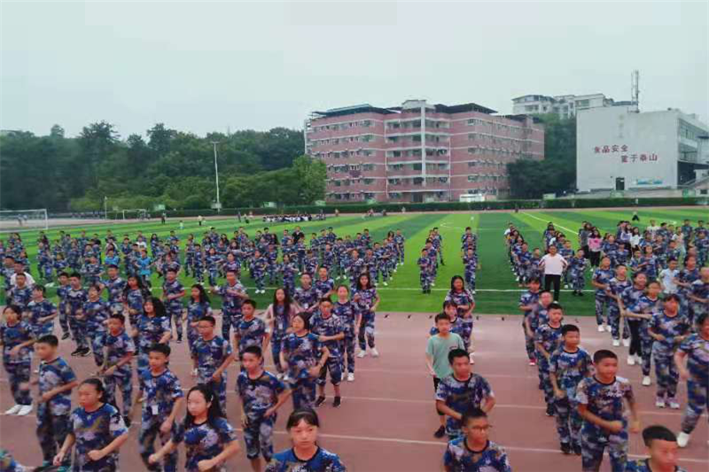 沙场秋点兵——泸县一中军训报道(二)